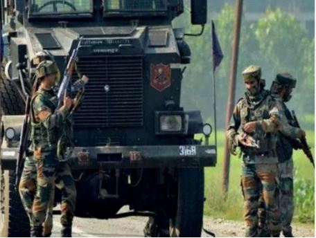 जम्मू-कश्मीर: पुलवामा के निहामा में में आतंकियों को सुरक्षाबलों ने घेरा, हुई मुठभेड़